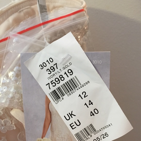 BRAND NEW! Alfred Angelo wedding dress - Picture 5 of 8